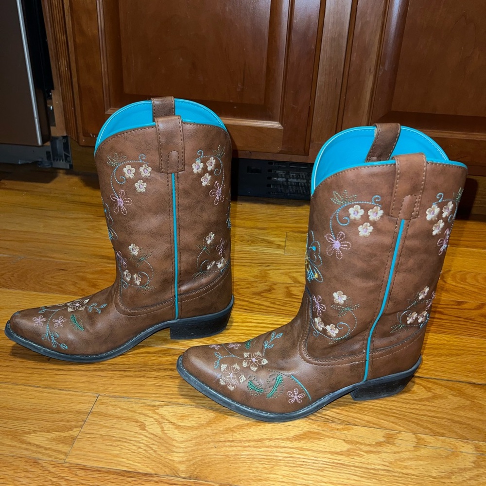 Embroidered Cowboy boots - Picture 3 of 5